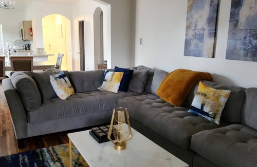 Fresno House | 3 Bedroom Home near Houston, Sugarland, Pearland
