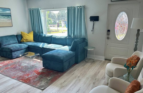 Oakland Park House | 3 Bedroom homes for Short-term Stays for Business or Snowbirds