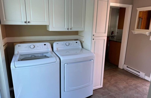 Fredericton House | 3 bedroom | Hot Tub & Pool | No Cleaning Fee