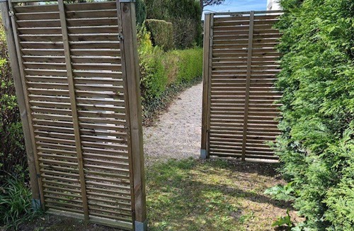 Stella-Plage House | 3-bedroom house with terrace, pets allowed, parking