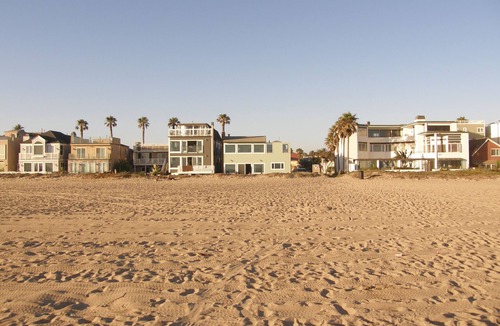 Sunset Beach House | 3 Bedroom House Sleeps 8