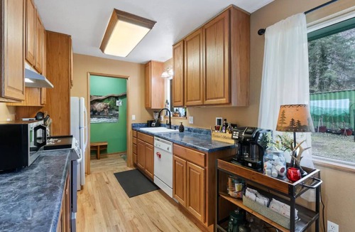 Washougal House | 3 Bedroom House At The Falls With Hot Tub and Sauna