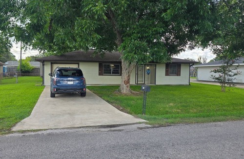Nederland House | 3 Bedroom House - Centrally Located Port Arthur/Beaumont/Orange
