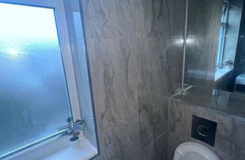 Thornton Heath Apartment | 3 Bedroom house Free parking