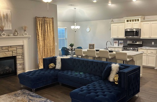 Wheatland House | 3-bedroom house in charming Oklahoma City with WiFi, AC
