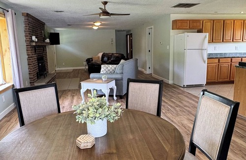 Perry House | 3-bedroom house in a GREAT location on Highway J in Perry!