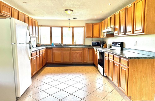 Perry House | 3-bedroom house in a GREAT location on Highway J in Perry!