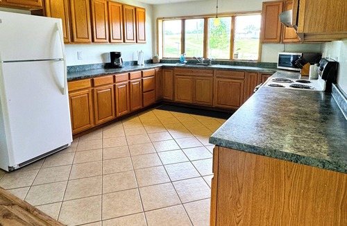 Perry House | 3-bedroom house in a GREAT location on Highway J in Perry!