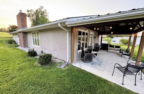 Perry House | 3-bedroom house in a GREAT location on Highway J in Perry!