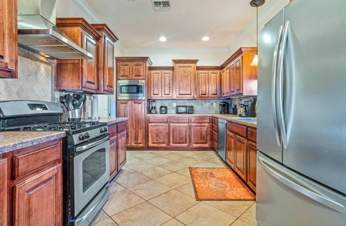 Altus House | 3-bedroom house in beautiful Altus with cool AC