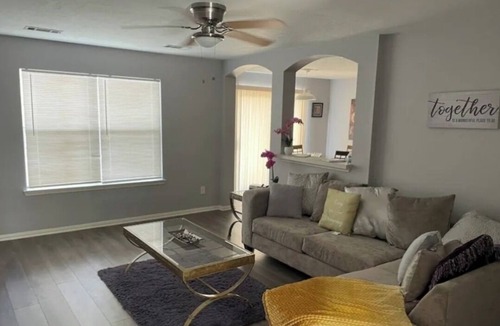 Barker House | 3-bedroom house in brilliant Katy with AC, WiFi