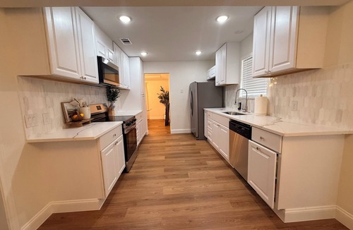 Irving House | 3 Bedroom house in Central DFW Near airports & Entertainment