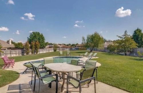 Elmo House | 3-bedroom house in charming Rockwall with AC and fitness room
