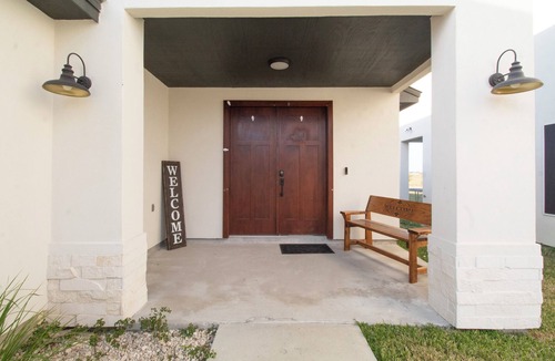 Laredo House | 3-bedroom house in charming Laredo