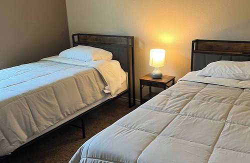 Lufkin House | 3-bedroom house in charming Lufkin with WiFi, AC. Enjoy your stay