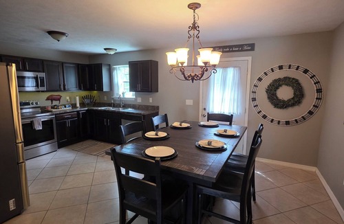 Berryville House | 3-bedroom house in delightful Berryville with AC and charm