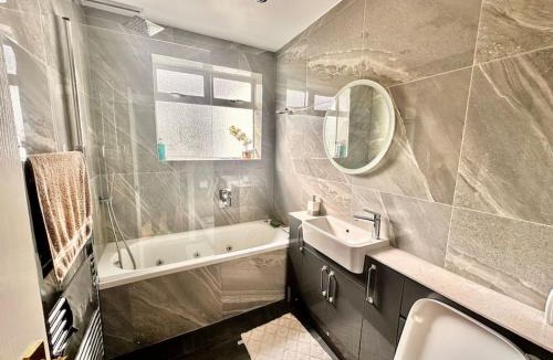 Longlands House | 3 Bedroom House in DA15