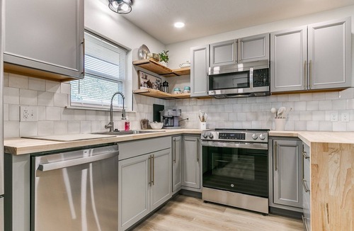 El Reno House | 3-bedroom house in El Reno near Lake and rt 66!