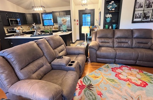 Ruidoso House | 3-bedroom house in enchanting Ruidoso with level entry and AC