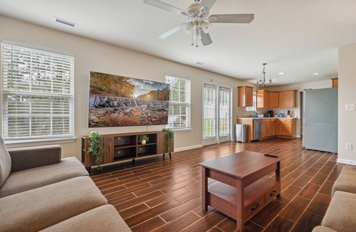 Durham House | 3-bedroom house in fantastic North Durham with cool AC and comfort