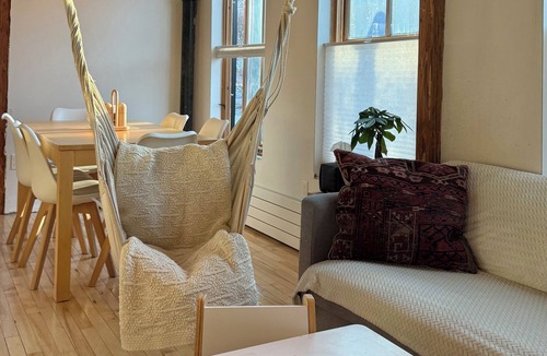 Maynard House | 3-bedroom house in gorgeous Maynard with cool AC breeze