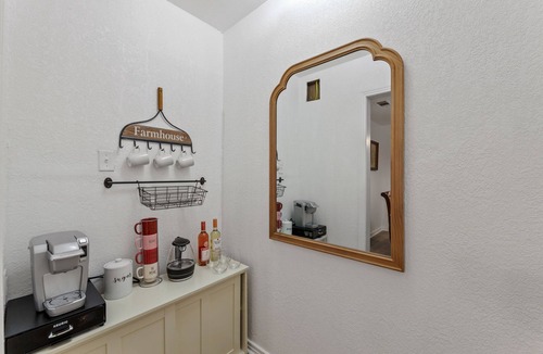 Mound House | 3-bedroom house in Killeen with WiFi, AC, Pet-Friendly, Washer/Dryer.