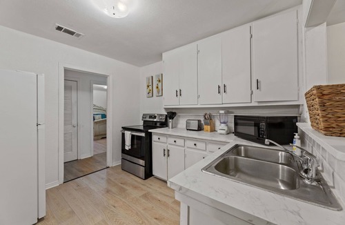 Mound House | 3-bedroom house in Killeen with WiFi, AC, Pet-Friendly, Washer/Dryer.