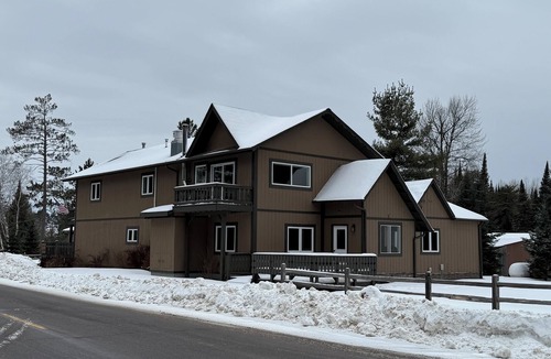 Side Lake House | 3-bedroom house in lovely Side Lake with AC and fitness room, close to Trails