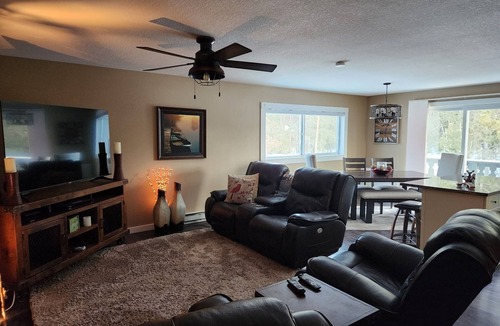 Side Lake House | 3-bedroom house in lovely Side Lake with AC and fitness room, close to Trails