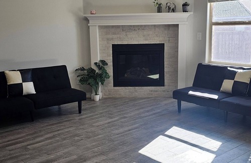 Midland House | 3-bedroom house in lovely Midland with cool AC and pool