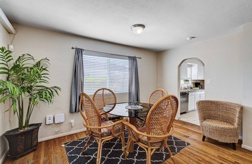 Rancho Oakey House | 3-bedroom house in marvelous Las Vegas with AC, WiFi. Enjoy your stay