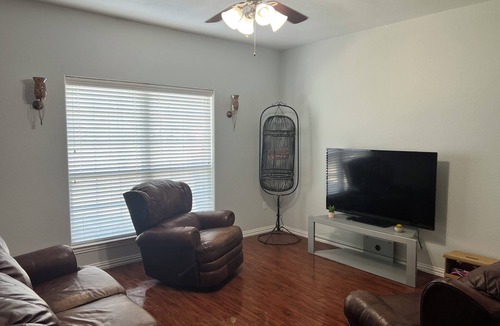 Calera House | 3-bedroom house in marvelous Calera with WiFi, AC