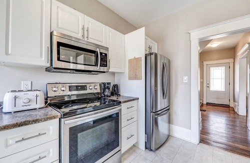 Oshawa Cottage | 3 bedroom house in oshawa