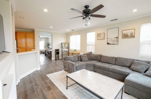 North Natomas House | 3-bedroom house in perfect Sacramento with cool AC for relaxing stay
