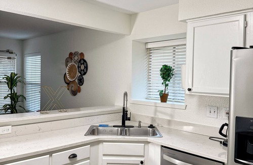 Milwood House | 3-bedroom house in peaceful Austin with AC