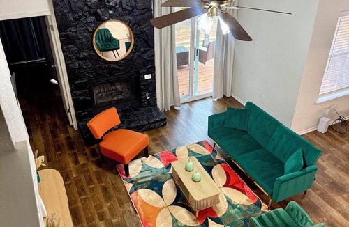 Milwood House | 3-bedroom house in peaceful Austin with AC