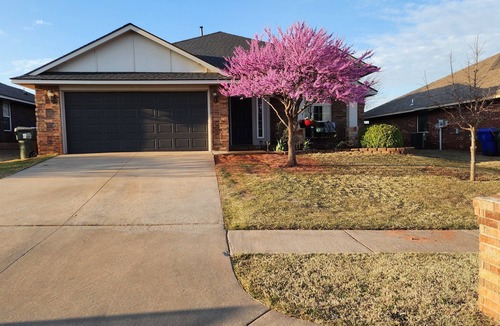 Norman House | 3-bedroom house in peaceful Norman with easy access to OU, OKC, and Tinker AFB