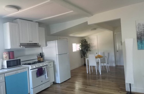 Riverside House | 3-bedroom house in Riverside
