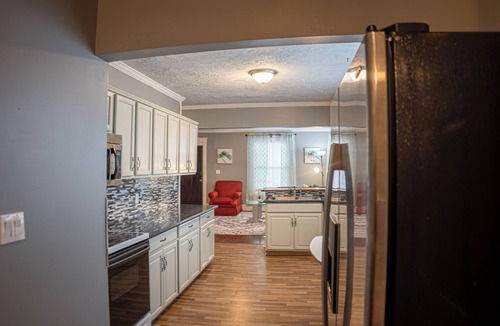 Radnor House | 3-bedroom house in serene Nashville with cool outdoor seating and cover porch