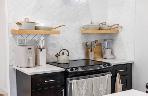 Cedar Crest House | 3-bedroom house in soothing Dallas with cool AC for relaxing stays