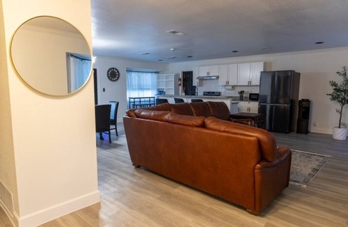 North San Antonio - SAT House | 3-bedroom house in peaceful San Antonio with cool AC