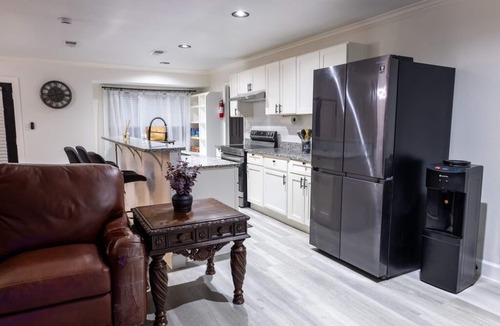 North San Antonio - SAT House | 3-bedroom house in peaceful San Antonio with cool AC