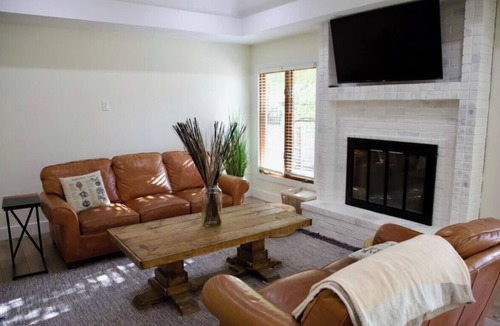 Springfield House | 3-bedroom house in serene Springfield. Medical Mile