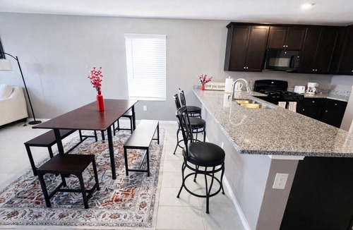 Little Elm House | 3-bedroom house in wonderful Little Elm with beautiful greenery backyard