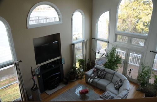 Glen Burnie House | 3 Bedroom house. The BayHouse on The water. Movie theater Dock, Rafts, Fishin