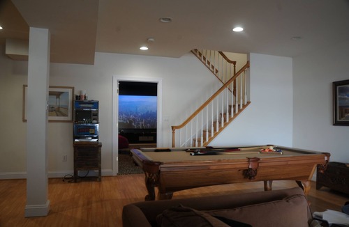 Glen Burnie House | 3 Bedroom house. The BayHouse on The water. Movie theater Dock, Rafts, Fishin