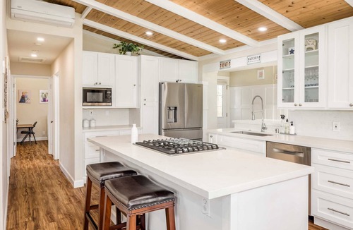 La Selva Beach House | 3 Bedroom House - 3 min from beach!