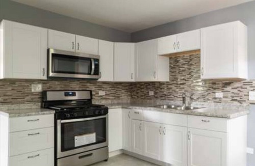 North Chicago House | 3-bedroom house with AC in North Chicago located near Naval Base