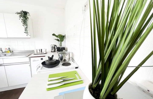 Chatham House | 3 Bedroom House With Free Parking