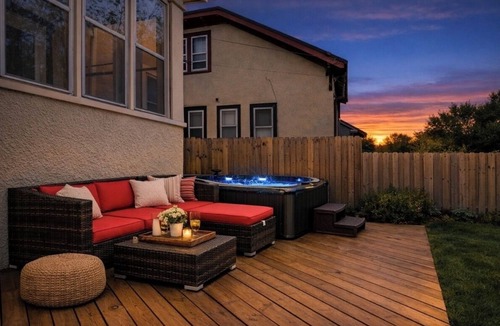 Cleveland House | 3 bedroom house- work group discount!